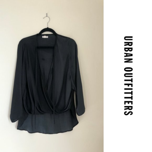 SHIRT FROM URBAN OUTFITTERS - Picture 1 of 5